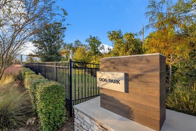 Foto del edificio - 17582 Lake Star Rd