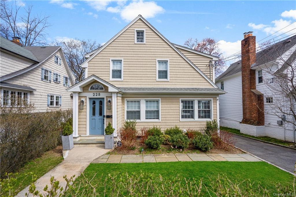 Primary Photo - 225 Larchmont Ave