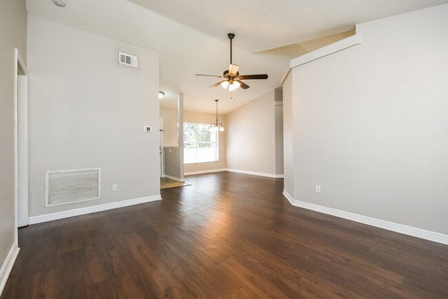 Building Photo - 15443 Margaux Dr