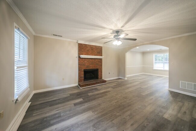 Building Photo - 9453 Bryant Trent Blvd