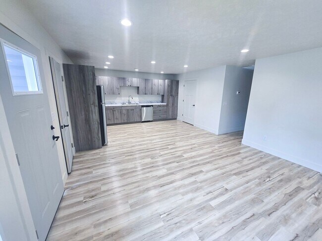 Foto del edificio - 308 E 13th St