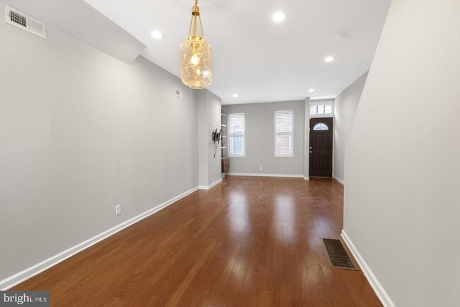 Building Photo - 849 N Bambrey St