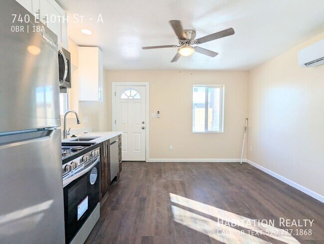 Foto del edificio - 740 E 10th St