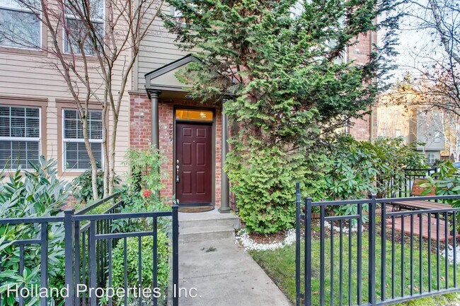 Foto del edificio - 2 br, 2.5 bath House - 889 NE Caden Ave