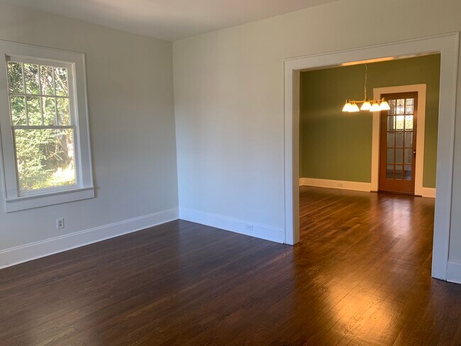 Formal Living Room - 1098 University Dr NE