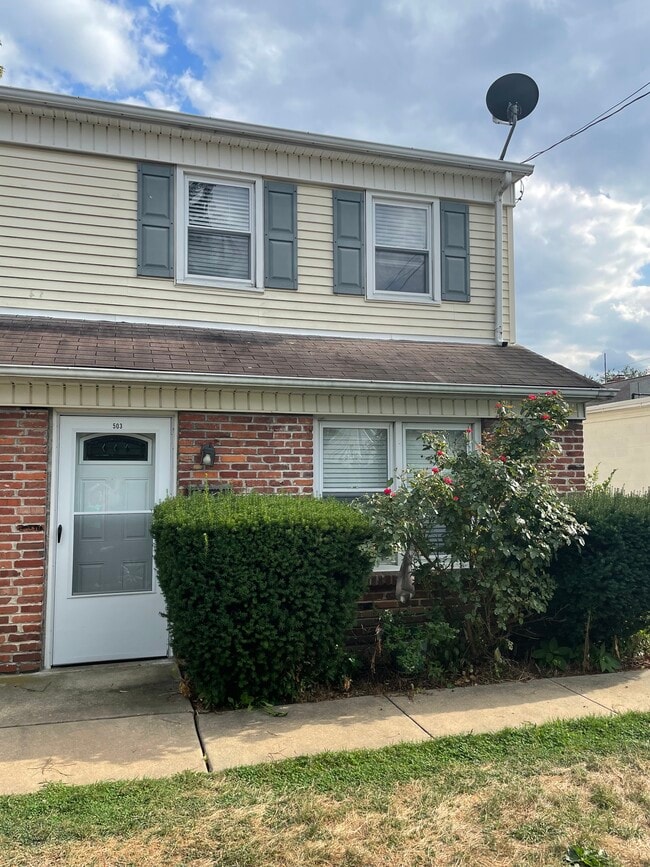 Photo - 505 Gilpin Rd Townhome