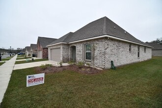 Building Photo - 7108 Kenilworth Crossing Ave