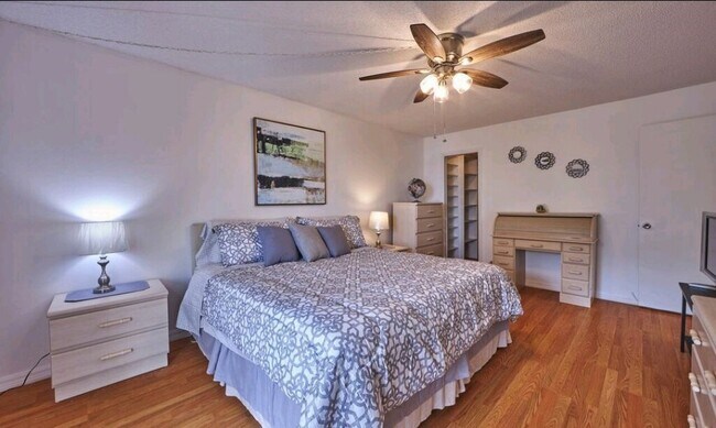 Foto del edificio - 4550 Cove Cir