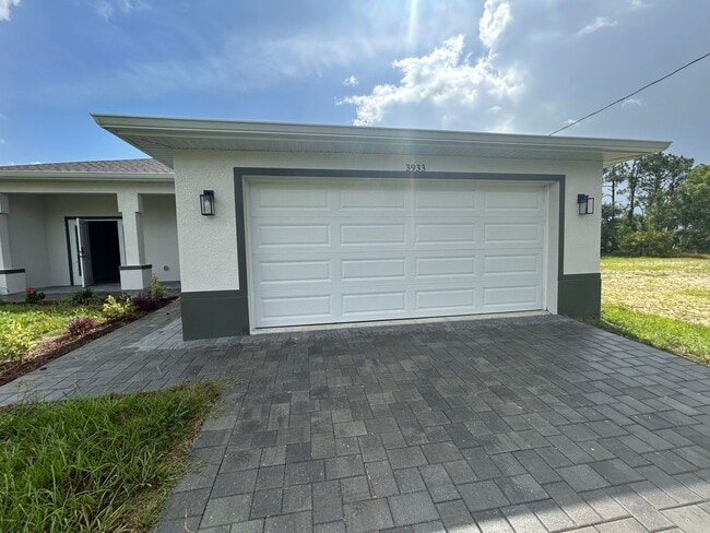 Building Photo - New construction 4/3  off Gator Circle