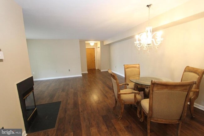 Building Photo - 110 Biscayne Ct