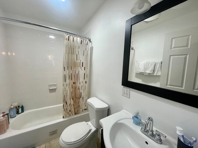 Building Photo - 243 Northampton St