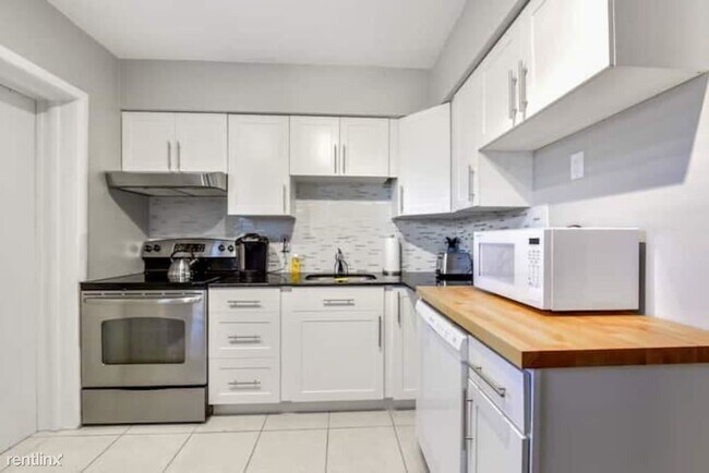 Foto del edificio - 2 br, 1 bath House - 2457 NW 9th Ter