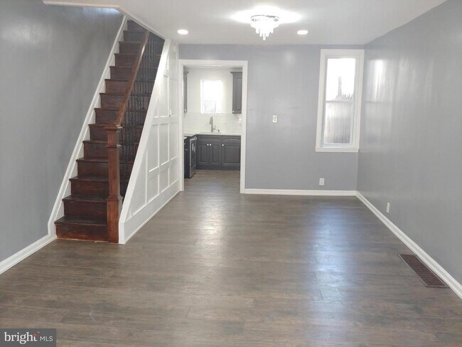 Building Photo - 535 Sigel St