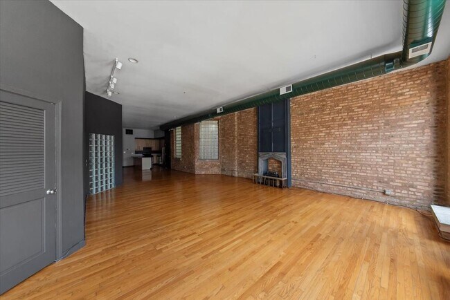 Foto del edificio - 1470 N Milwaukee Ave