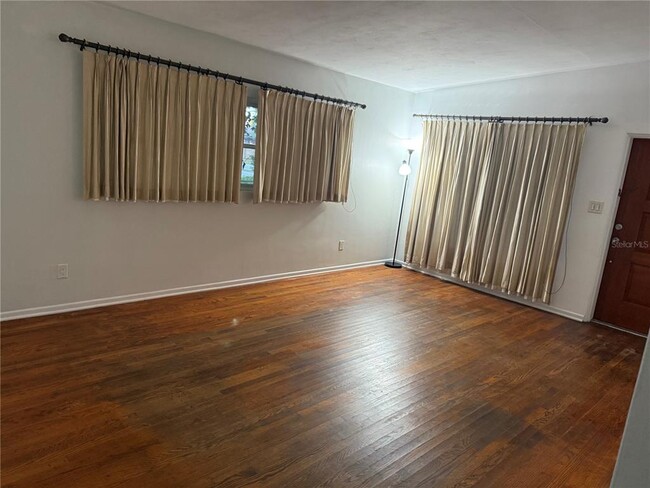 Foto del edificio - 2428 E Pershing Ave