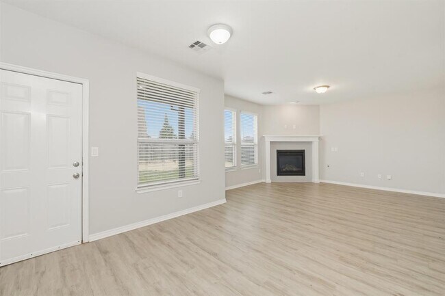 Building Photo - 14013 Babbling Brook Dr