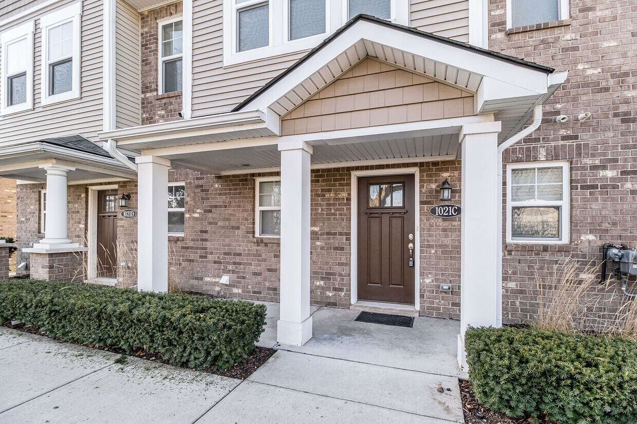 1021 N Sherman Dr, Royal Oak, MI 48067 Townhome Rentals in Royal Oak