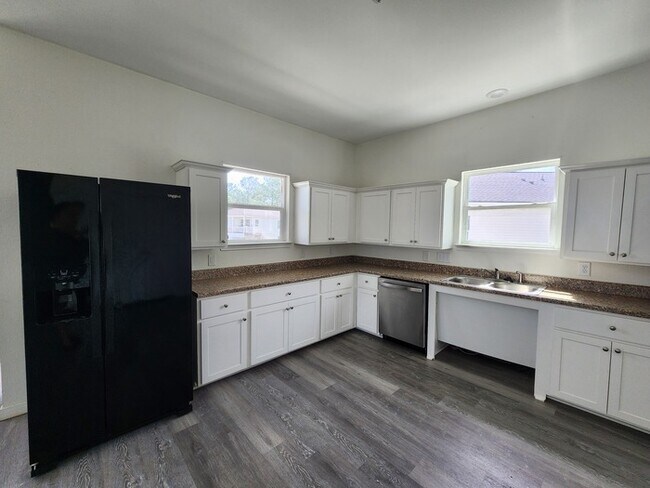 Building Photo - 3/2/2-on a Cul De Sac-Ready for move in