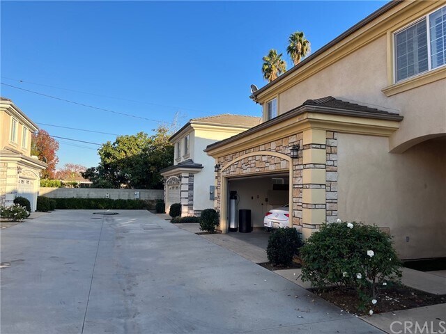 Building Photo - 6156 Temple City Blvd