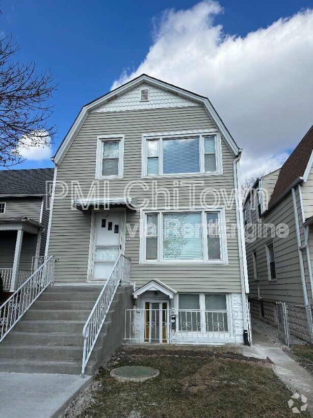Building Photo - 5202 W Ainslie St