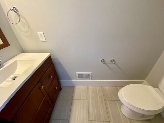 Building Photo - Contemporary Gem in the Heart of Fountain ...