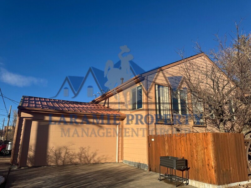 Foto principal - 709 E Sheridan St