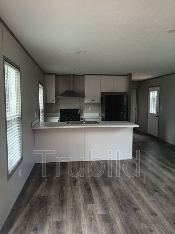Building Photo - 18 Camden Dr