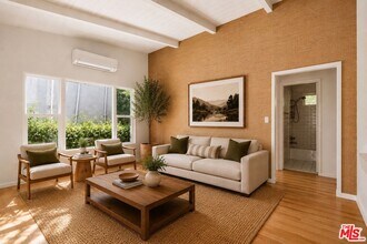 Building Photo - 806 Westmount Dr
