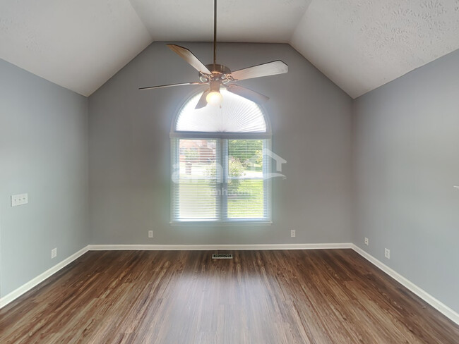 Building Photo - 203 Saint Pauls Ln