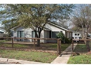 Building Photo - 10515 N Mopac Expy