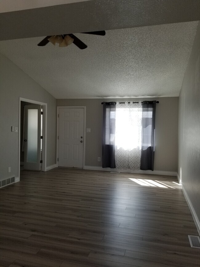 Foto del edificio - 2058 Sumac St