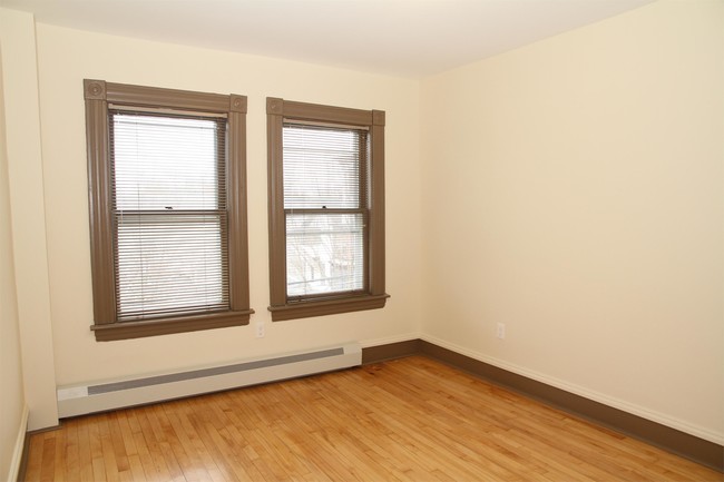 Building Photo - 76 N Union St