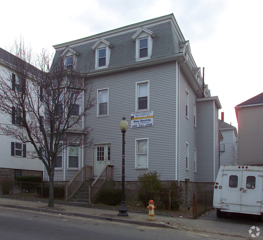 Building Photo - 319-325 Columbia St