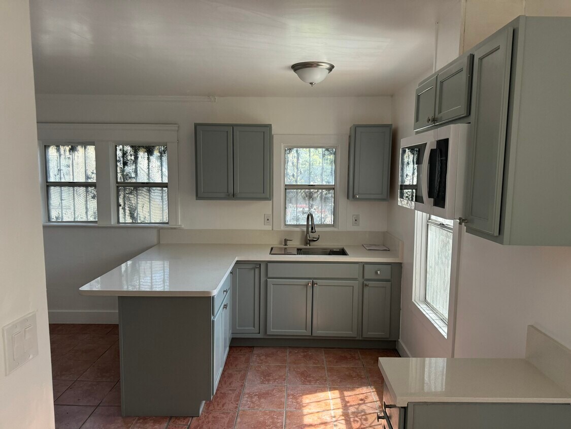 Kitchen - 4509 S Figueroa St