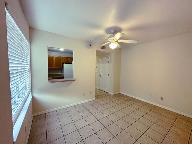 Building Photo - Bella Vista J - Perfect 1 Bedroom, 1 Bathr...