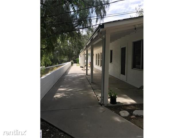 Building Photo - 10315 Wheatland Ave