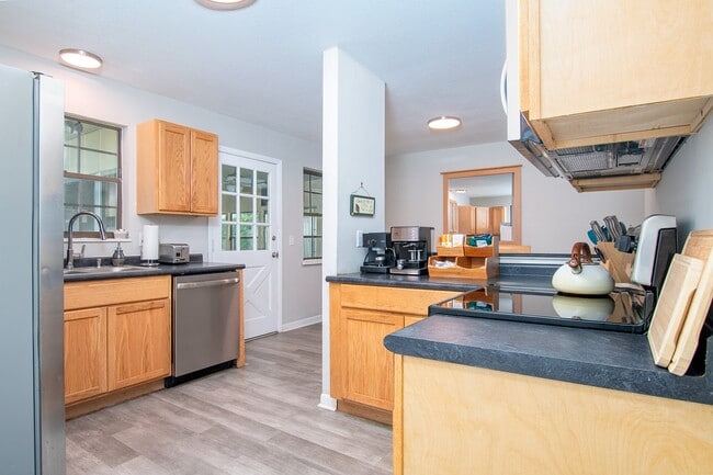 Foto del edificio - 2233 La Valle Dr