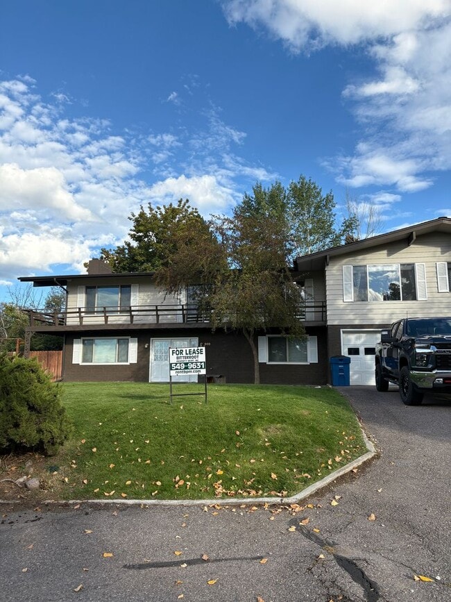 Building Photo - 908 Whitaker Dr