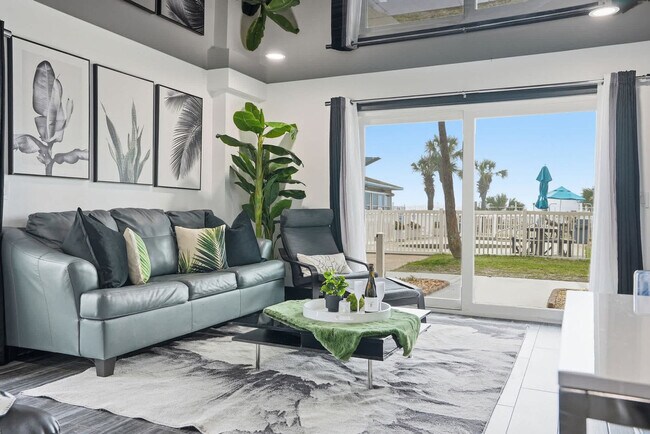 Foto del edificio - 8743 Thomas Dr