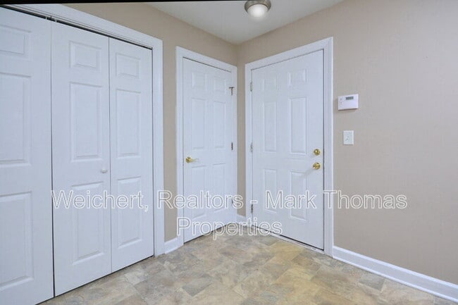 Foto del edificio - 929 Morreene Rd