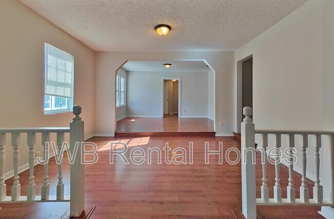 Foto del edificio - 8437 Maple St