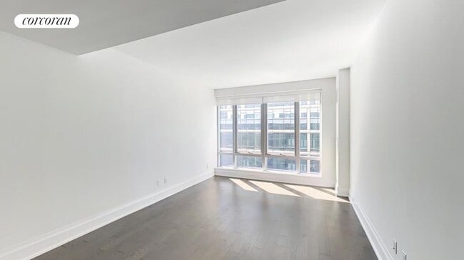 Foto del edificio - 50 Riverside Blvd