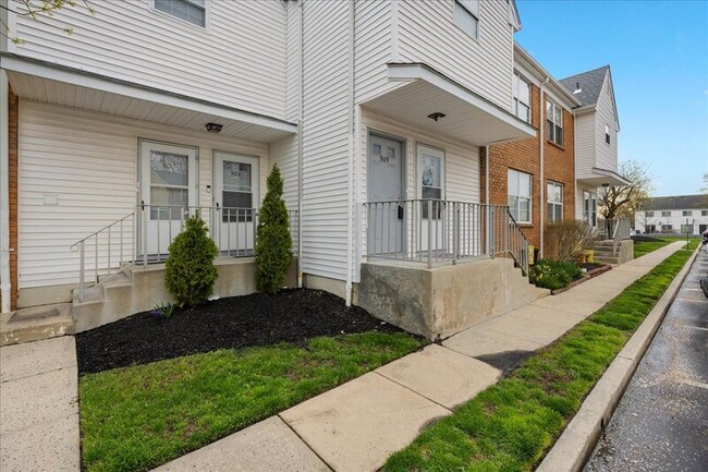 Building Photo - 909 Woodchip Rd