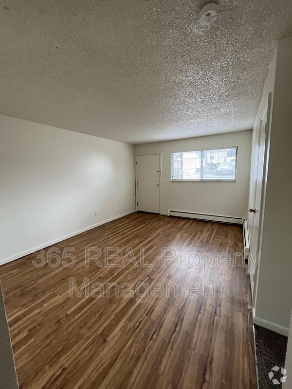 Building Photo - 2515 W 27th St