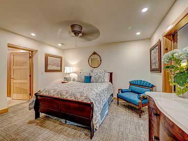 Foto principal - 1300 Burton St