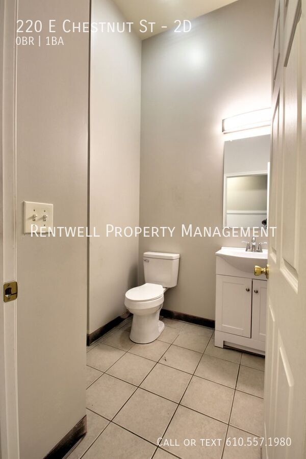 Foto del edificio - 220 E Chestnut St