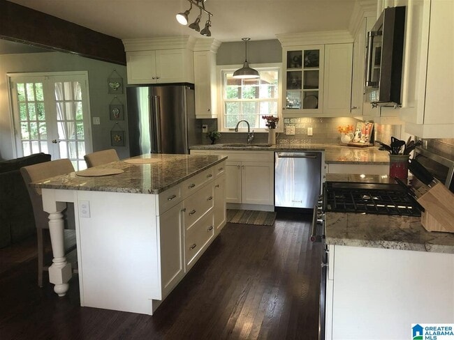 Building Photo - 3213 Starlake Dr