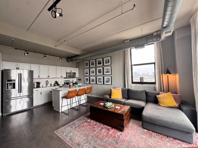 Foto del edificio - 811 W 15th Pl