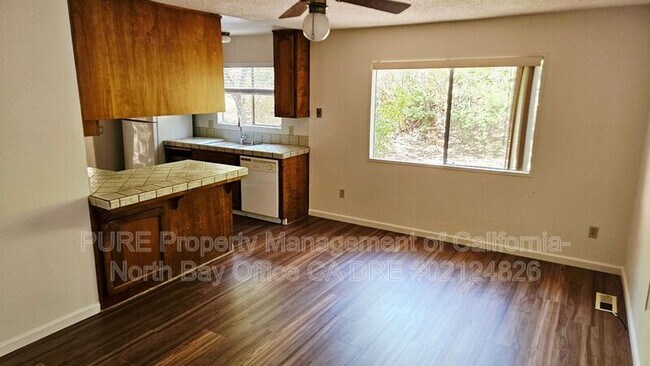 Building Photo - 295 San Jacinta Dr