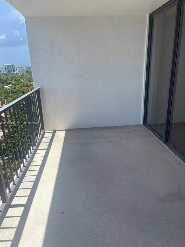 Foto del edificio - 1901 Brickell Ave